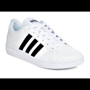 Adidas youth baseline shoe